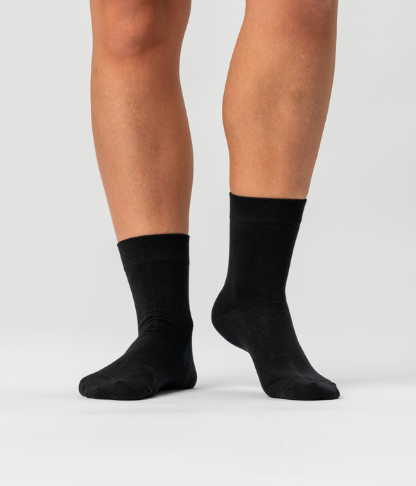 7 pairs of black bamboo socks (Low cut)